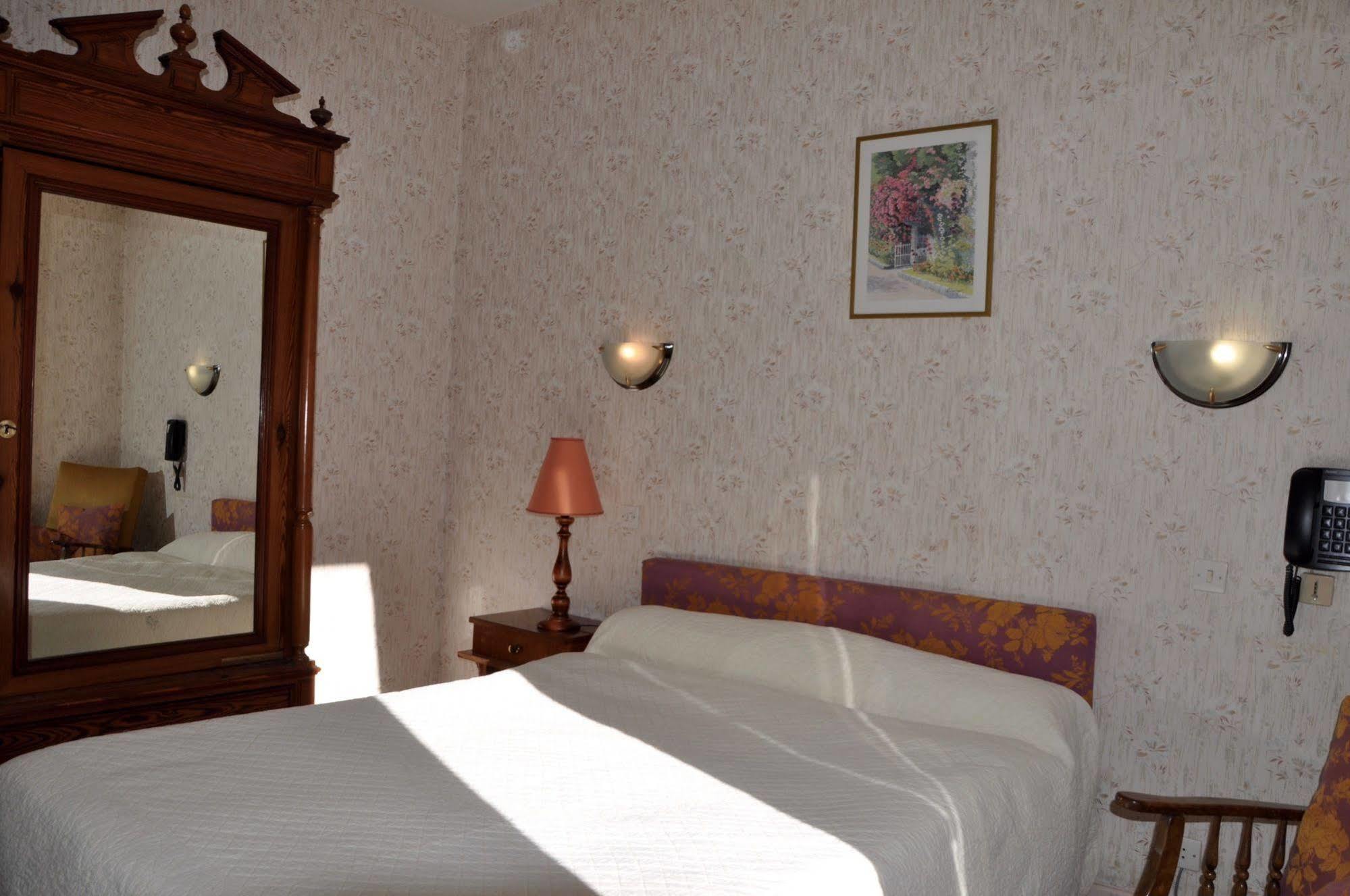 Hotel Des オー・ボンヌ エクステリア 写真